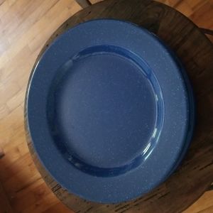 Blue enamel plates